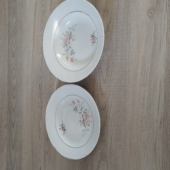 Floral Off Center, Inner Band, EmbossedPattern by Crown Regent (Romania) - Picture 1 of 4